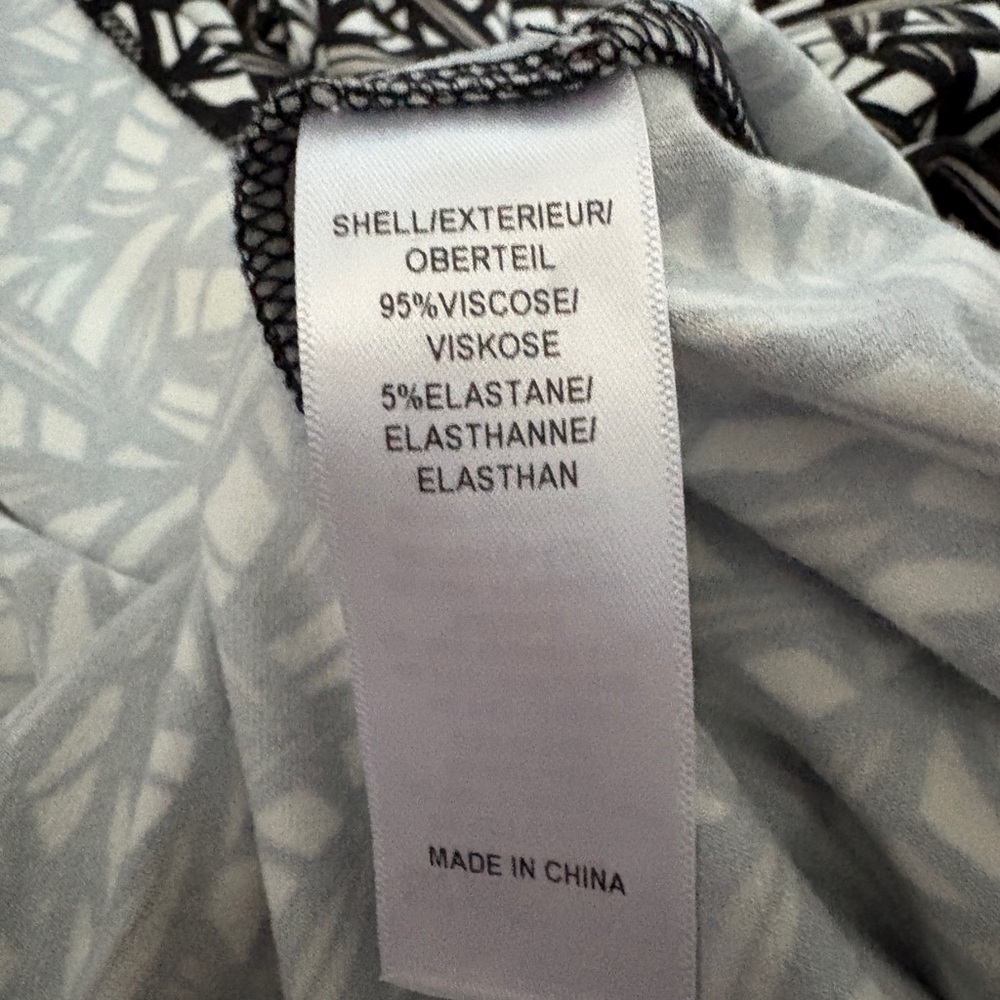 Elegant Black White and Tan Patterned Dress 16W - Picture 6 of 8